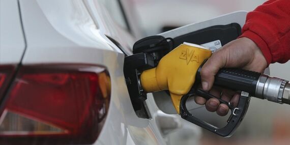 Benzine göstermelik kuruş indirimi; dünya piyasalarının çok altında!