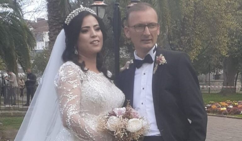 5 ay evli kaldığı Tunus'Lu eşiyle 2 yıldır boşanamıyor