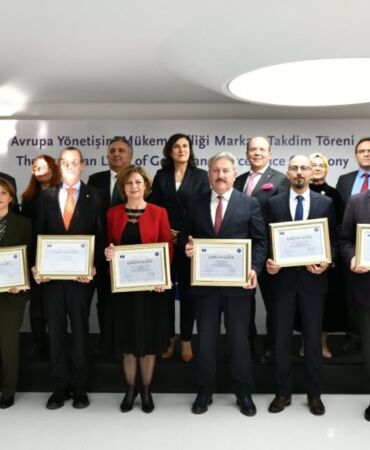 Adana Büyükşehir Belediyesi, Avrupa Yönetişim Mükemmelliği Markası Ödülü’ne layık görüldü.
