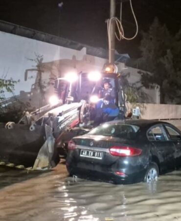 Bodrum'u sel vurdu Evler sular altında kaldı!