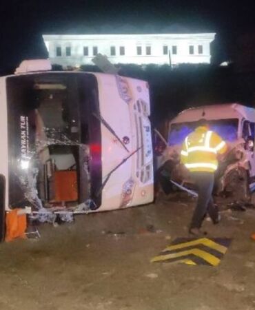 Bursa'da işçi servisleri çarpıştı Çok sayıda yaralı var!
