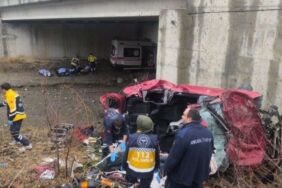 Feci kaza Aynı aileden 5 kişi hayatını kaybetti