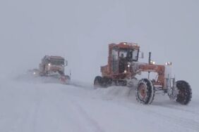 Kar yağışı ve tipi.... Muş-Kulp karayolu ulaşıma kapatıldı