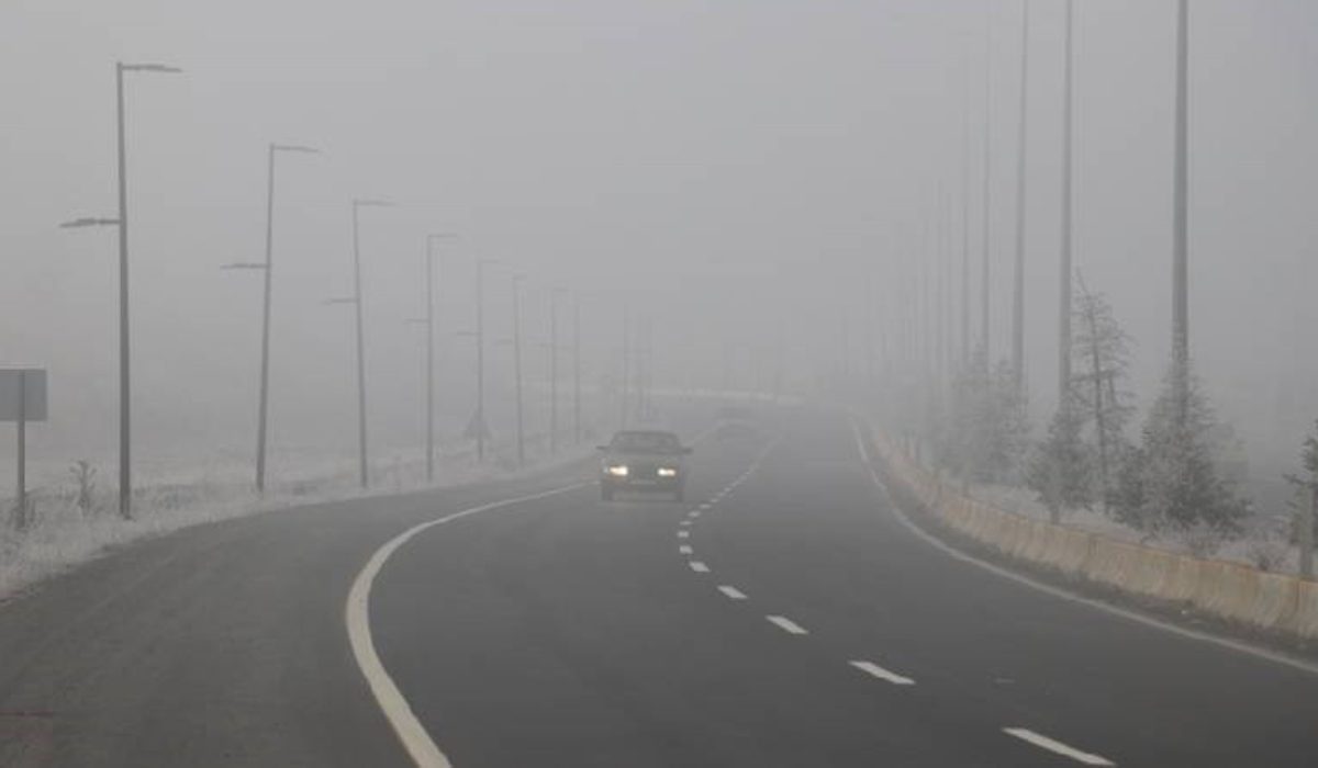 Kars'ta yoğun sis ulaşımı felç etti! Uçaklar Trabzon'a yönlendirildi