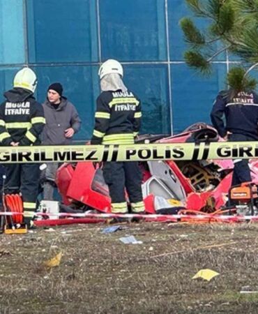 Muğla'da Sağlık Bakanlığı'na ait helikopter hastaneye çarpıp düştü! Ekipler bölgede seferber oldu
