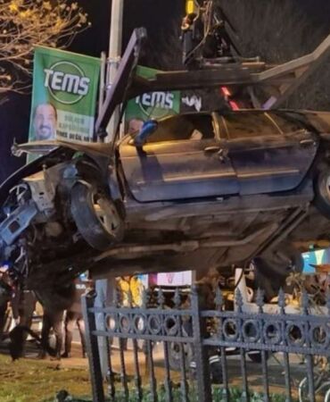 Sarıyer'de kontrolden çıkan otomobil demir korkuluklara çarptı!