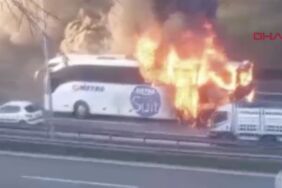 Son dakika… İstanbul Bağcılar'da yolcu otobüsünde yangın!