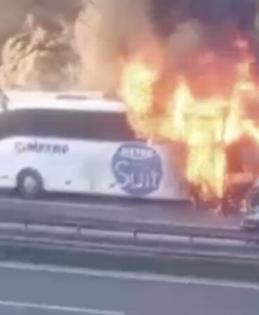 Son dakika… İstanbul Bağcılar'da yolcu otobüsünde yangın!