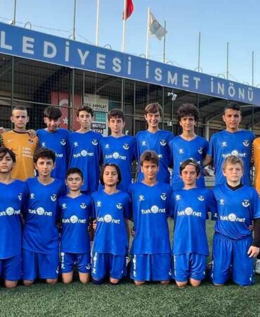 Türknet İstanbul'un futbolcu fabrikası Beşiktaş Yıldız Spor Kulübü'nün forma sponsoru oldu