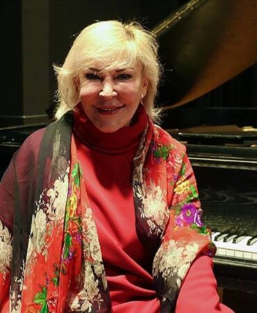 gülsin onay