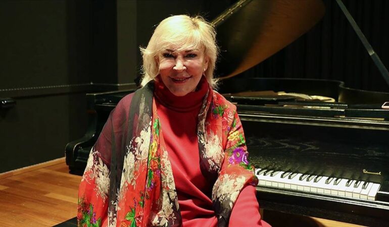 gülsin onay
