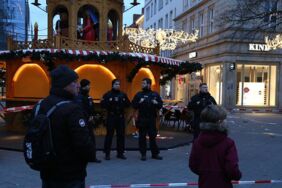 Almanya'da Noel pazarına araçla yapılan saldırı