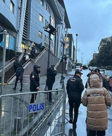 Başkan Rıza Akpolat gözaltında... Beşiktaş Belediyesi önüne bariyer çekildi