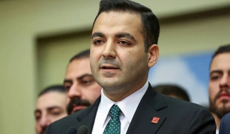 CHP Gençlik Kolları Başkanı Cem Aydın, attığı 'tweet' nedeniyle gözaltına alındı