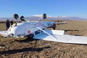 Denizli'de eğitim uçağı sert iniş yaptı