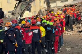 Konya'da çöken binada 1 kişinin cansız bedenine ulaşıldı!