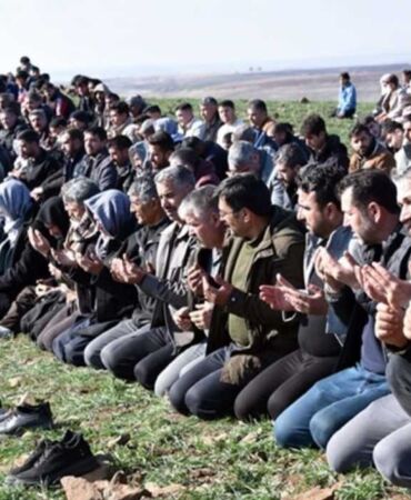 Kuraklığa karşı Siverek’te yağmur duası Kurban kestiler!