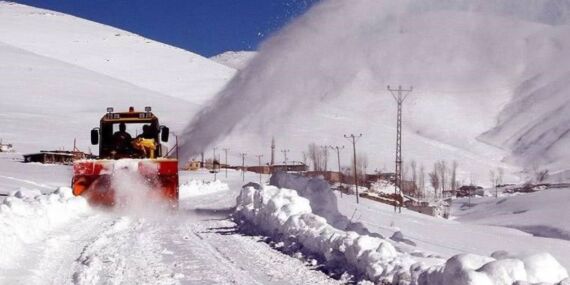 O ilde kar yağışı nedeniyle 15 köye ulaşım sağlanamıyor!