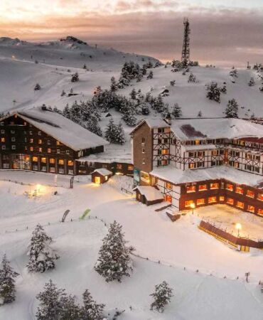 Yangın çıkan Grand Kartal Otel'in gecelik oda fiyatı şoke etti