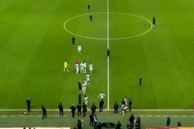 Adana Demirspor, Galatasaray maçında sahadan çekildi!