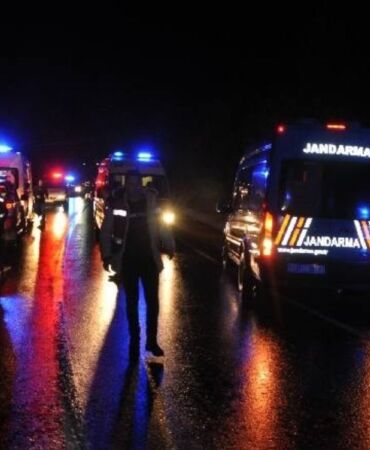 Antalya'da yolcu otobüsü uçurumdan yuvarlandı Çok sayıda yaralı