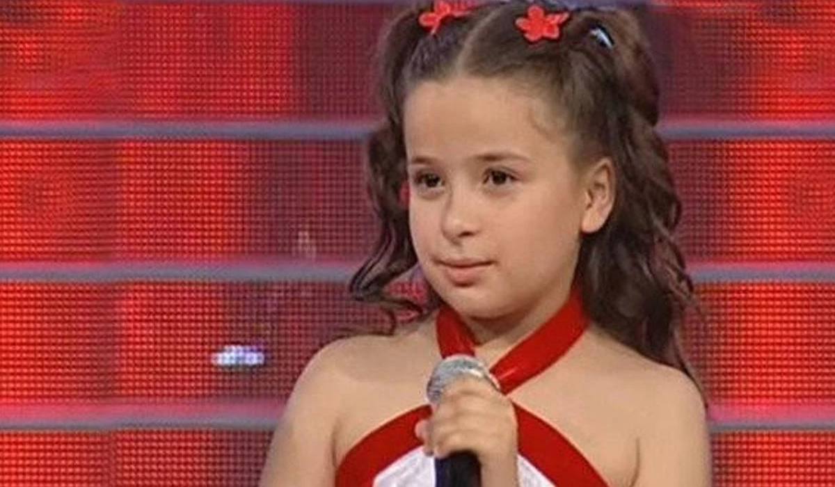 Bir Şarkısın Sen yarışmasının ‘Fındık Kurdu’ Berna Karagözoğlu’nun sahne tarzı gündem oldu!