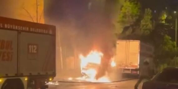 Eyüpsultan’da alev alan araç peş peşe patladı! ‘Ellerim kan içinde kaldı’