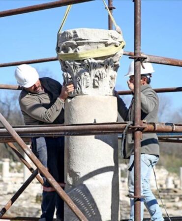 Gladyatörler kenti... Stratonikeia'nın Roma hamamı sütunları ayağa kaldırıldı3