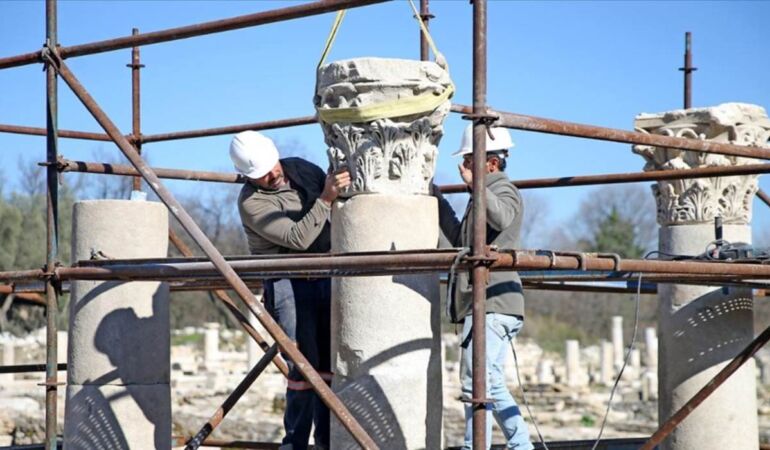 Gladyatörler kenti... Stratonikeia'nın Roma hamamı sütunları ayağa kaldırıldı3