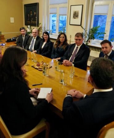 İmamoğlu B40 Balkan Şehirleri Zirvesi'nde konuştu Medeniyetin temel taşı olan şehirler günümüzde de değişimi yaratanlardır'