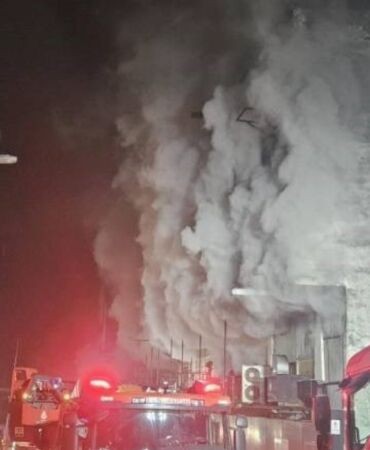 İstanbul'da mobilya atölyesinde yangın! 6 kişi mahsur kaldı