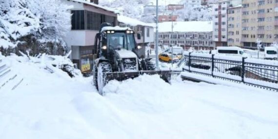 Kar yağışı nedeniyle kapanan 219 köy yolundan 170’i ulaşıma açıldı