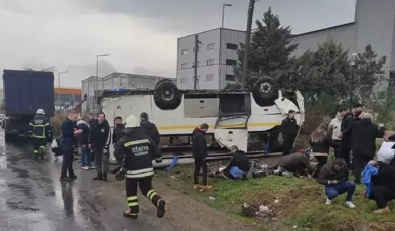 Tekirdağ'da İşçilerin olduğu servis takla attı 25 yaralı