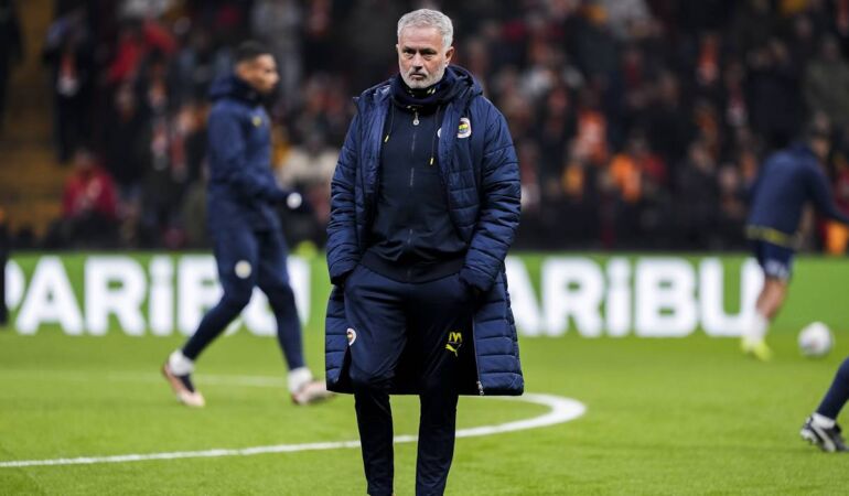 Fenerbahçe sürpriz ayrılık: Jose Mourinho dönemi resmen sona erdi!