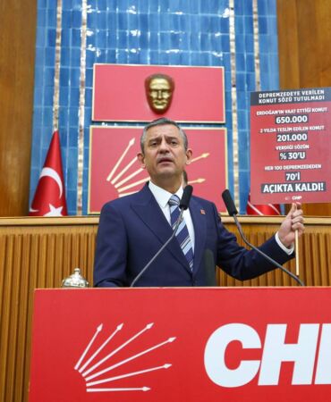 CHP LİDERİ ÖZEL: "TEĞMENLERİN TAZMİNATINI ÖDEMEYE HAZIRIZ" "PARTİMİ GENEL SEÇİMLERDE DE İKTİDAR YAPMAK DIŞINDA SİYASİ HEDEFİM YOK" "ÖN SEÇİMİMİZİN TÜM DETAYLARINI KONUŞMAK ÜZERE 10 ŞUBAT PAZARTESİ GÜNÜ PARTİ MECLİSİMİZİ TOPLANTIYA ÇAĞIRMIŞ BULUNUYORUZ"
