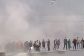 ABD'de endişe dolu anlar... Yolcu uçağı cayır cayır yandı