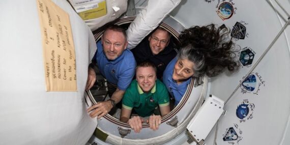 ABD’li astronotlar dünyaya dönüyor!