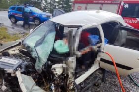 Antalya'da feci kaza! Yolcu otobüsüyle otomobil çarpıştı 2 ölü, 4 yaralı