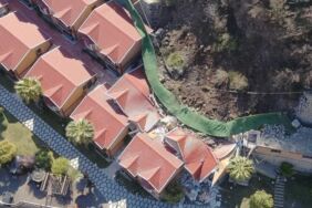 Artvin'de apart otelin istinat duvarı çöktü 1 yaralı!