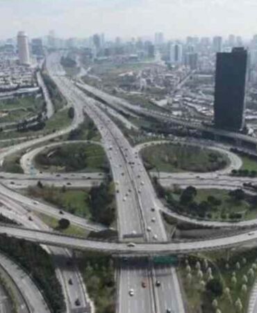 Bayramın ikinci gününde İstanbul'da yollar boş kaldı