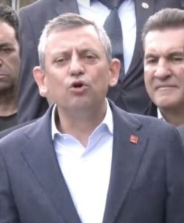 CHP lideri Özgür Özel, Ekrem İmamoğlu'nun köyünde imza kampanyasını başlattı