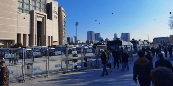 Çağlayan Adliyesi çevresinde geniş güvenlik önlemi: Yollar trafiğe kapatıldı!