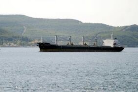 Çanakkale Boğazı'nda konteyner gemisi makine arızası yaptı