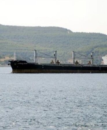 Çanakkale Boğazı'nda konteyner gemisi makine arızası yaptı