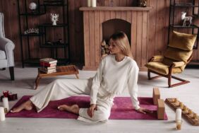 Ev enerjisini temizlemenin etkili yöntemleriyle huzurlu bir ortam yaratın Ruhunuzu arındırın, mekanınızı yenileyin!