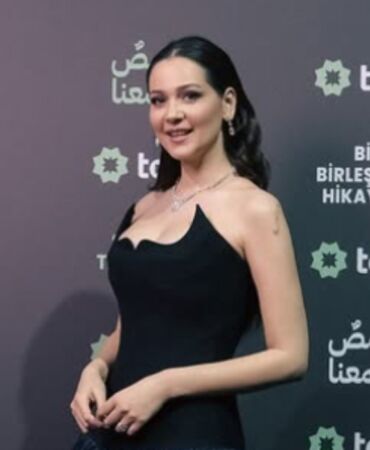 Gülsim Ali, Paris Moda Haftası’nda şıklığıyla göz kamaştırdı