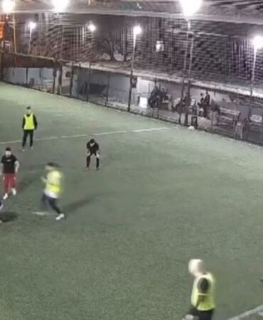 Halı saha maçında korkunç olay Fenalaşan 2 genç hayatını kaybetti