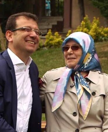 İBB Başkanı Ekrem İmamoğlu'ndan bir paylaşım daha 'Üzülme annem bu günler geçecek….'
