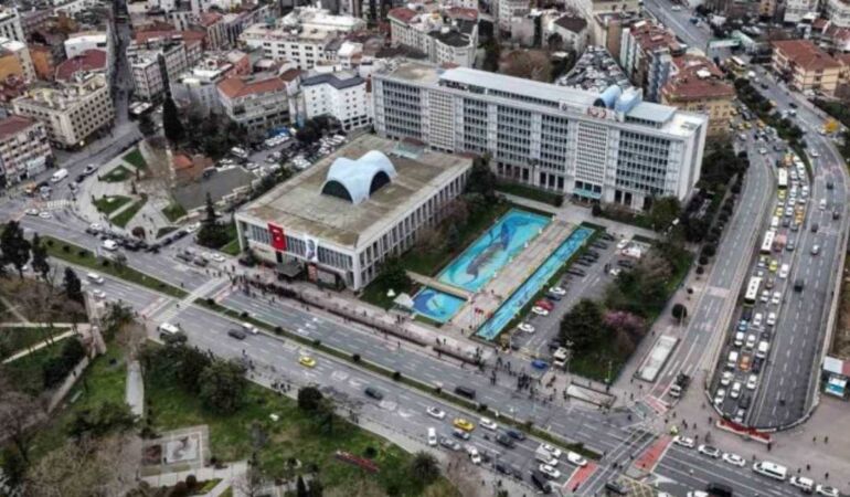 İstanbul Valiliği Saraçhane çevresini trafiğe kapattı