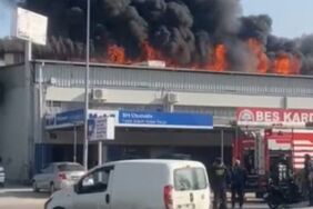 İzmir 4. Sanayi Sitesi'nde korkutan yangın Ekipler müdahale ediyor